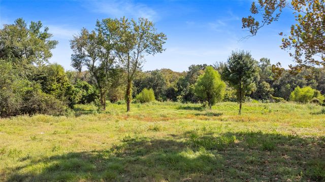 253 Fishermans Trail, Huntsville, TX 77320