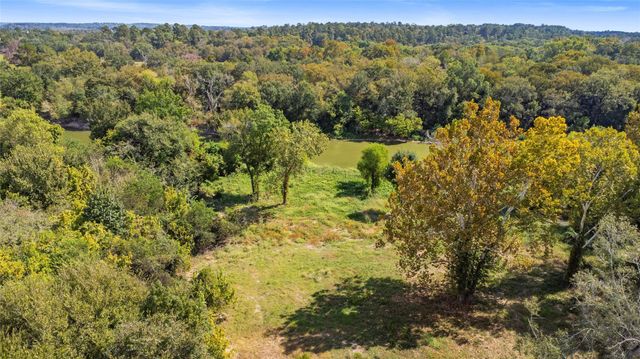 253 Fishermans Trail, Huntsville, TX 77320