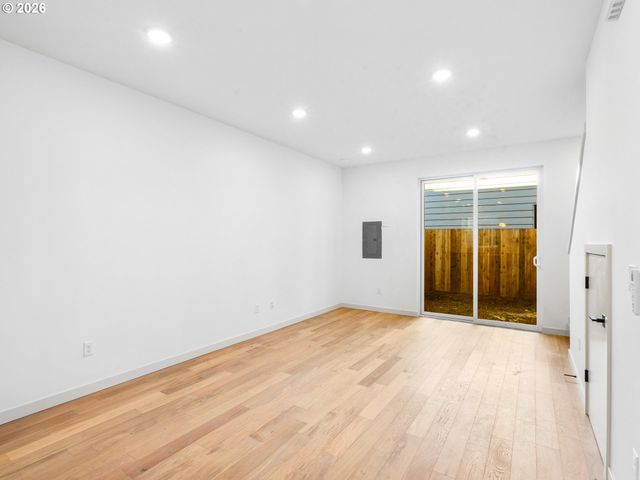 7466 Se Tolman St, Portland, OR 97206