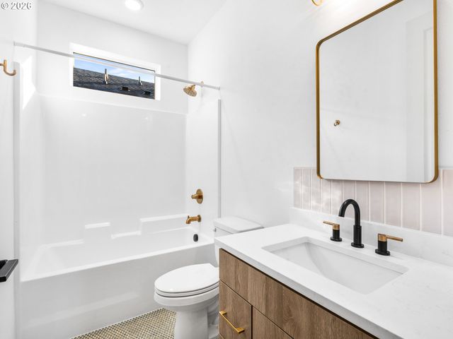 7466 Se Tolman St, Portland, OR 97206