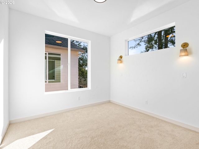 7466 Se Tolman St, Portland, OR 97206