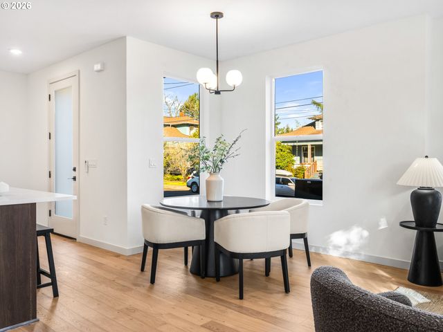 7466 Se Tolman St, Portland, OR 97206