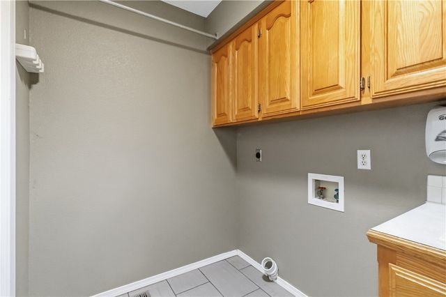 11 Mcmanigal Lane, Bella Vista, AR 72715