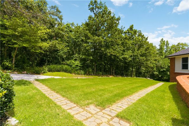 11 Mcmanigal Lane, Bella Vista, AR 72715