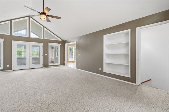 11 Mcmanigal Lane, Bella Vista, AR 72715
