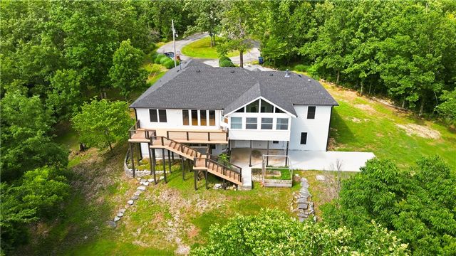 11 Mcmanigal Lane, Bella Vista, AR 72715