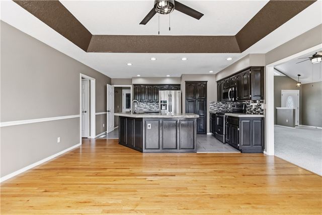 11 Mcmanigal Lane, Bella Vista, AR 72715