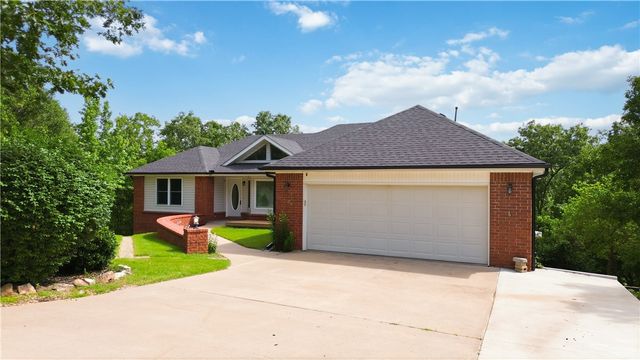 11 Mcmanigal Lane, Bella Vista, AR 72715