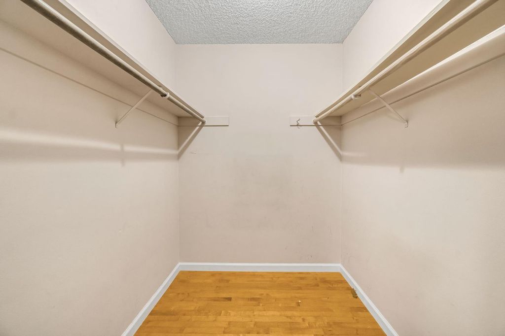 Image 32 of property listing at 1606 Barstow Avenue, Clovis, CA 93611