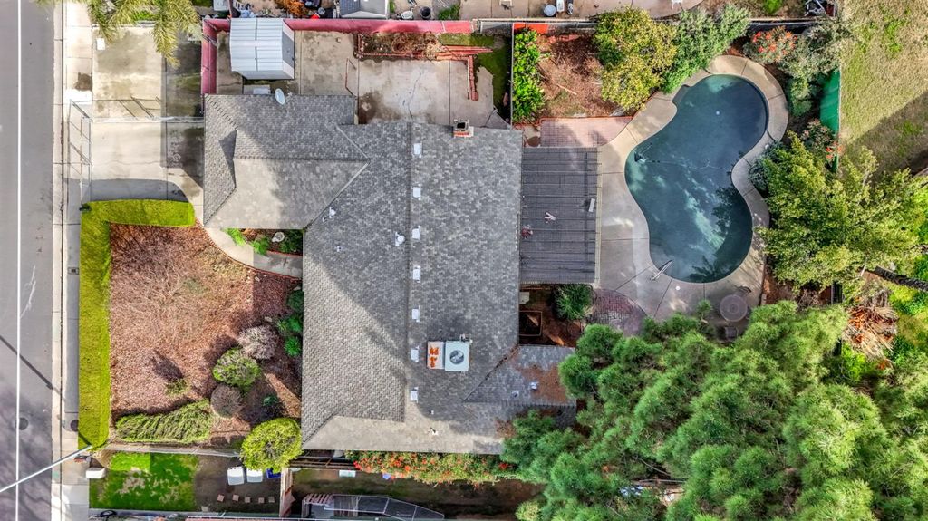 Image 43 of property listing at 1606 Barstow Avenue, Clovis, CA 93611