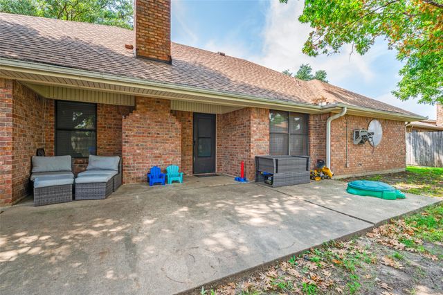 5708 Guadalajara Drive, North Richland Hills, TX 76180