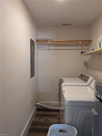 8213 Kathy CT, Norfolk, VA 23518