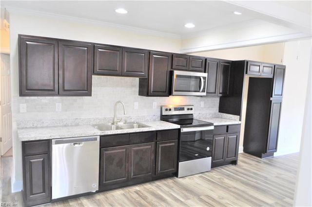 8213 Kathy CT, Norfolk, VA 23518