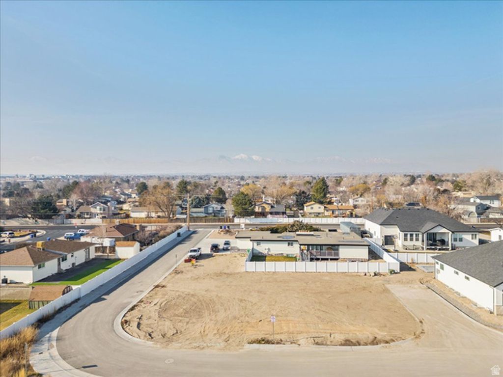 6688 S GRAND DALE LN, West Jordan, UT 84084