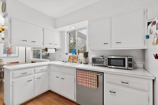 2407 Ada Place NE, Albuquerque, NM 87106