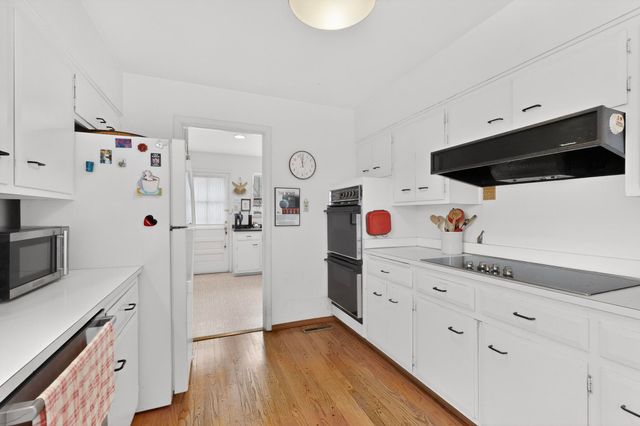 2407 Ada Place NE, Albuquerque, NM 87106