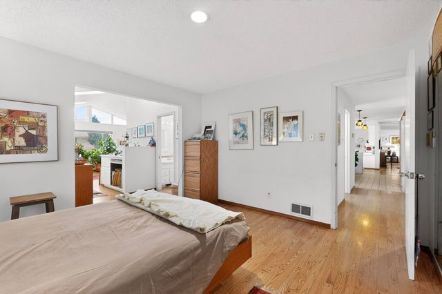 2407 Ada Place NE, Albuquerque, NM 87106