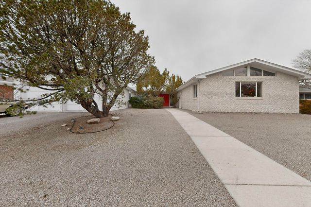 2407 Ada Place NE, Albuquerque, NM 87106