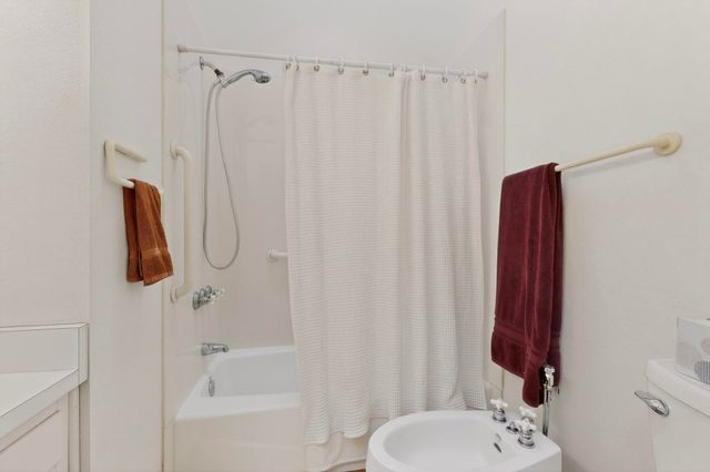 2407 Ada Place NE, Albuquerque, NM 87106