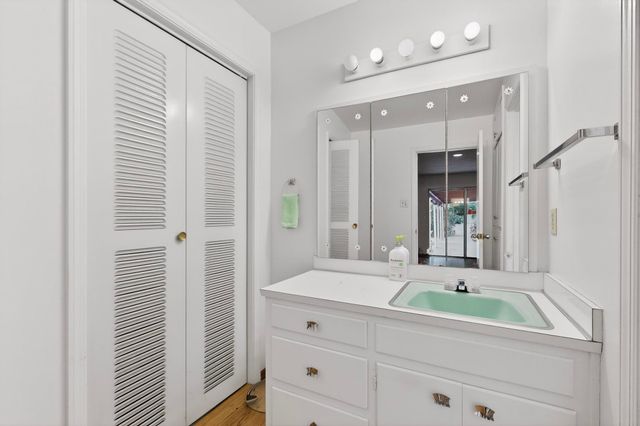 2407 Ada Place NE, Albuquerque, NM 87106