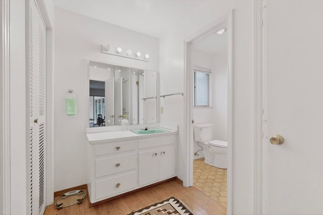 2407 Ada Place NE, Albuquerque, NM 87106