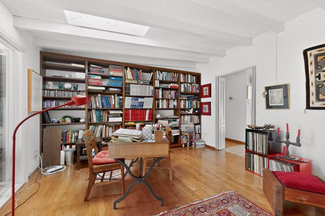 2407 Ada Place NE, Albuquerque, NM 87106