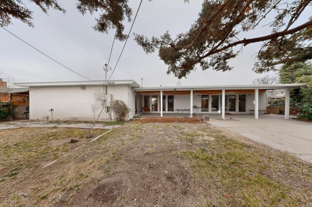 2407 Ada Place NE, Albuquerque, NM 87106
