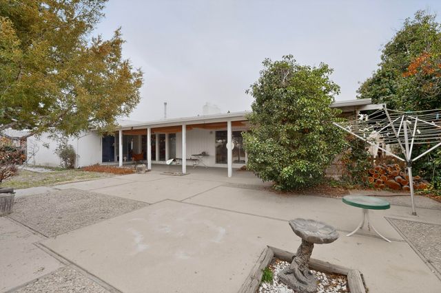 2407 Ada Place NE, Albuquerque, NM 87106