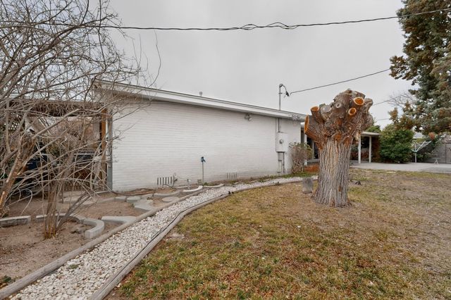 2407 Ada Place NE, Albuquerque, NM 87106