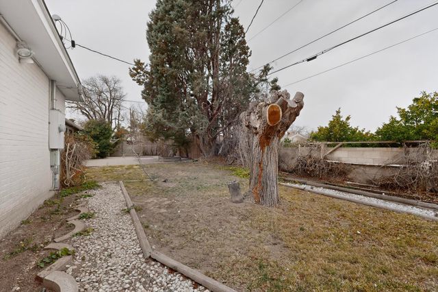 2407 Ada Place NE, Albuquerque, NM 87106