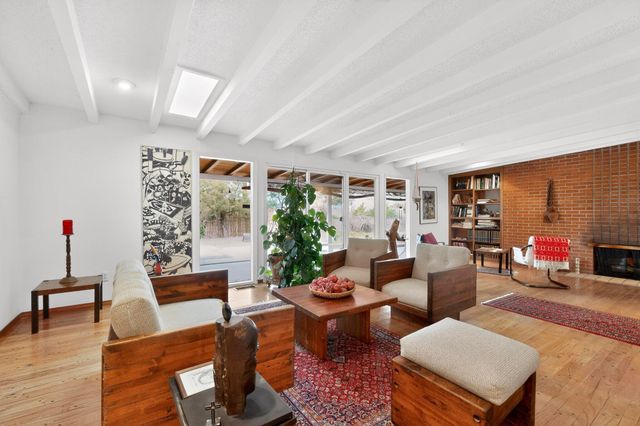 2407 Ada Place NE, Albuquerque, NM 87106