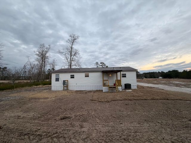 118 Nell Ct, Loris, SC 29569