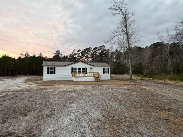 118 Nell Ct, Loris, SC 29569