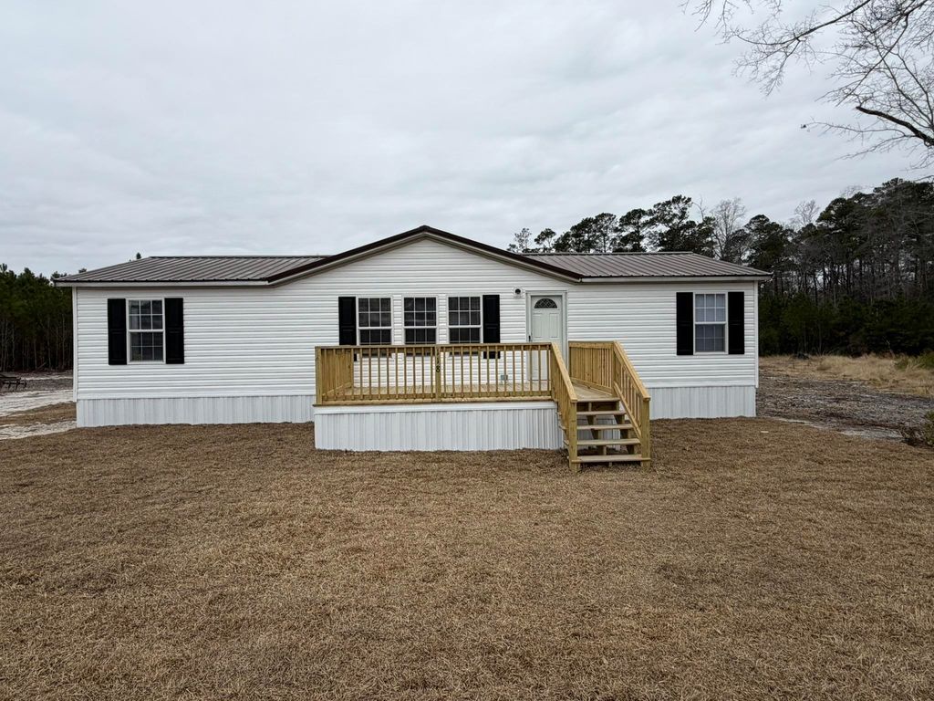 118 Nell Ct, Loris, SC 29569