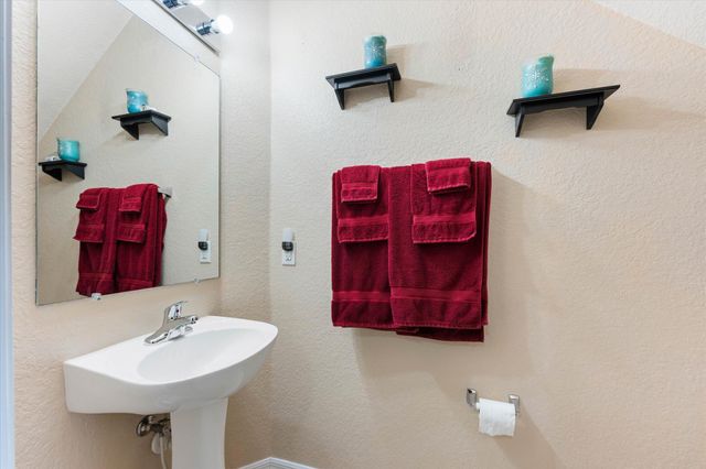 131 NW 2nd Avenue 3, Hallandale, FL 33009