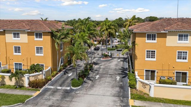 131 NW 2nd Avenue 3, Hallandale, FL 33009