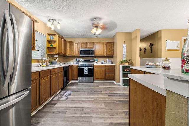 128 E Highland Drive, Livingston, TX 77351