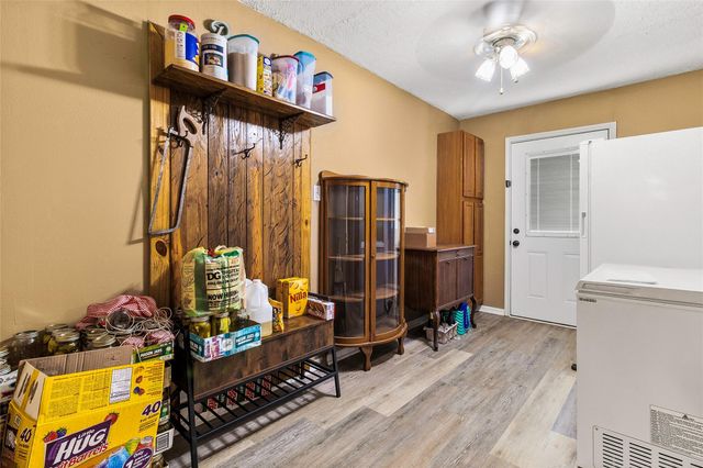 128 E Highland Drive, Livingston, TX 77351