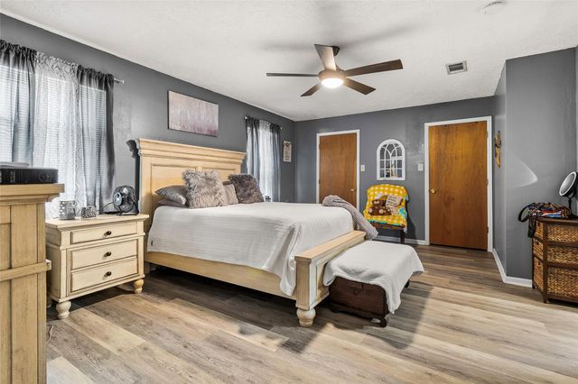 128 E Highland Drive, Livingston, TX 77351