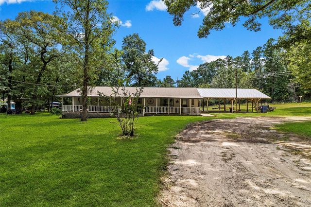 128 E Highland Drive, Livingston, TX 77351