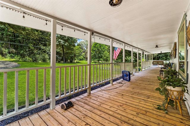 128 E Highland Drive, Livingston, TX 77351