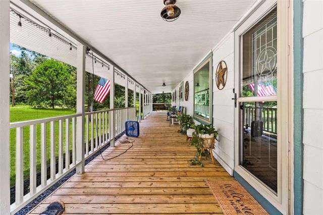 128 E Highland Drive, Livingston, TX 77351