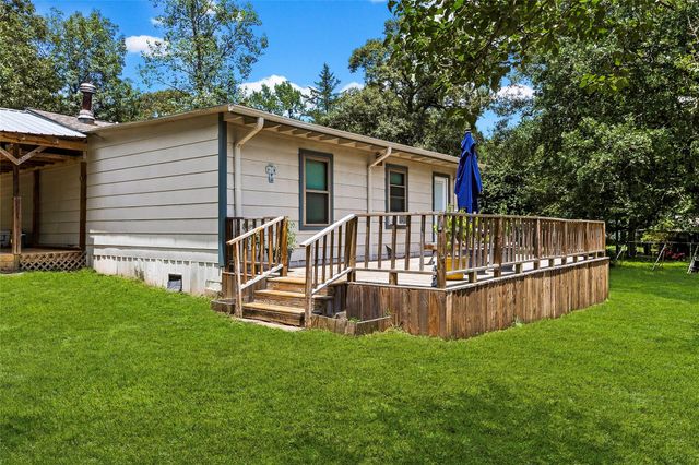 128 E Highland Drive, Livingston, TX 77351