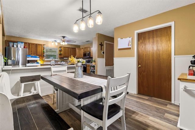 128 E Highland Drive, Livingston, TX 77351