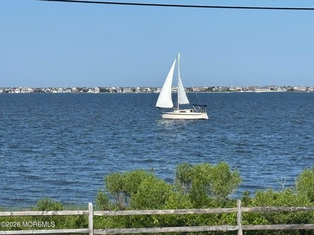 47 Good Luck Drive, Bayville, NJ 08721