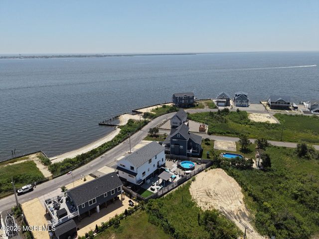 47 Good Luck Drive, Bayville, NJ 08721