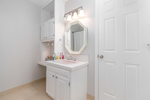 1632 Shady Cove Lane, Florence, KY 41042