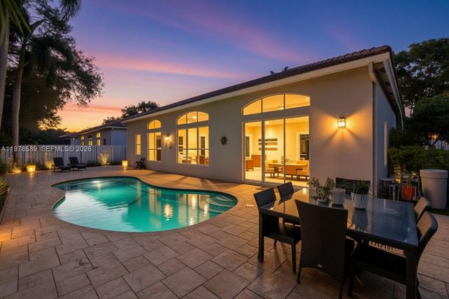 5297 SW 34th Way, Hollywood, FL 33312