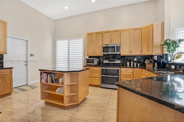 5297 SW 34th Way, Hollywood, FL 33312