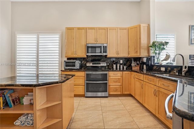 5297 SW 34th Way, Hollywood, FL 33312